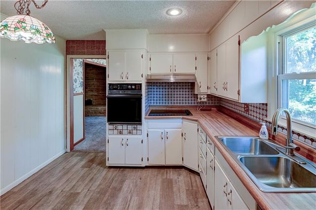 3606 NW 60th Terrace, Kansas City, MO 64151