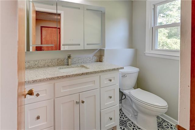 3606 NW 60th Terrace, Kansas City, MO 64151