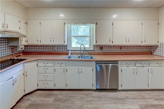 3606 NW 60th Terrace, Kansas City, MO 64151