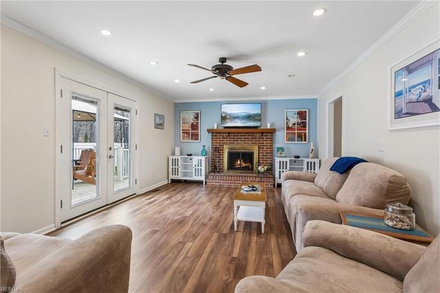 21 Cherbourg DR, Newport News, VA 23606