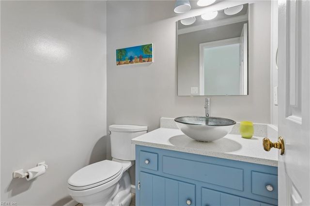 21 Cherbourg DR, Newport News, VA 23606