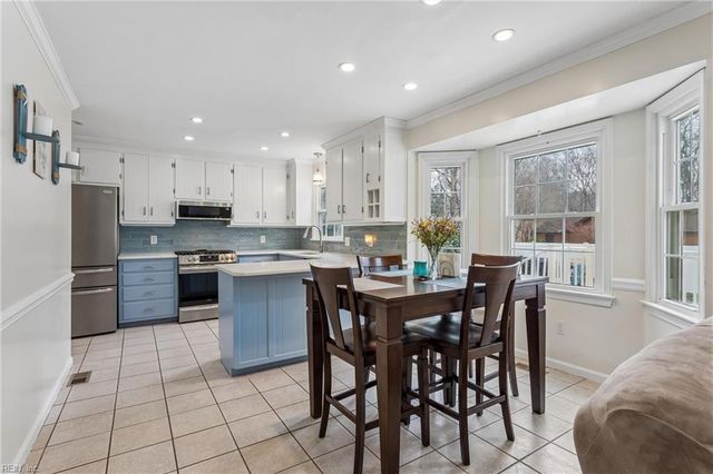 21 Cherbourg DR, Newport News, VA 23606