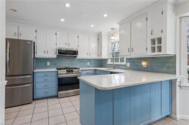 21 Cherbourg DR, Newport News, VA 23606