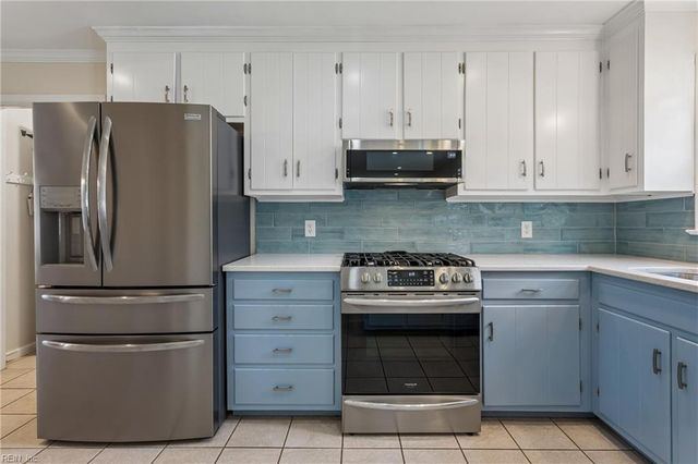 21 Cherbourg DR, Newport News, VA 23606