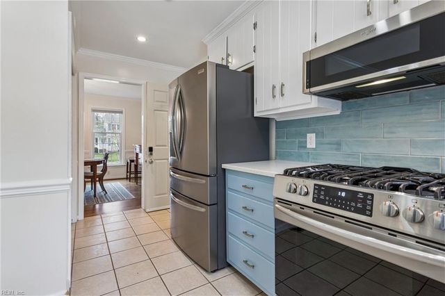 21 Cherbourg DR, Newport News, VA 23606