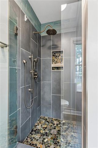 21 Cherbourg DR, Newport News, VA 23606