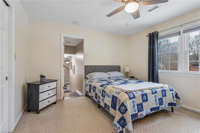 21 Cherbourg DR, Newport News, VA 23606