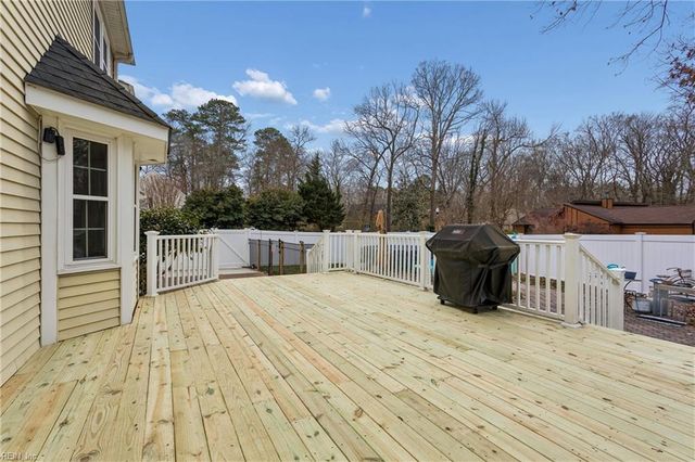 21 Cherbourg DR, Newport News, VA 23606