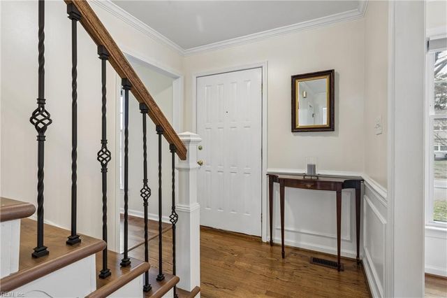 21 Cherbourg DR, Newport News, VA 23606