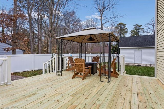 21 Cherbourg DR, Newport News, VA 23606