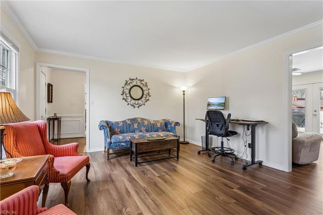 21 Cherbourg DR, Newport News, VA 23606