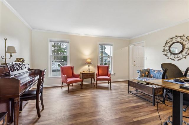 21 Cherbourg DR, Newport News, VA 23606