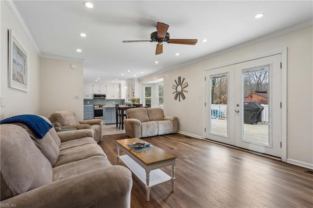 21 Cherbourg DR, Newport News, VA 23606