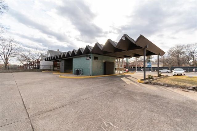6909 Prospect Avenue, Kansas City, MO 64132