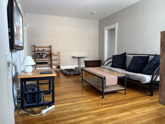 1699 Cambridge St 7, Cambridge, MA 02138