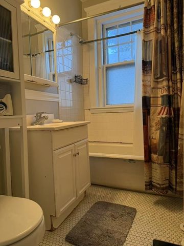 1699 Cambridge St 7, Cambridge, MA 02138