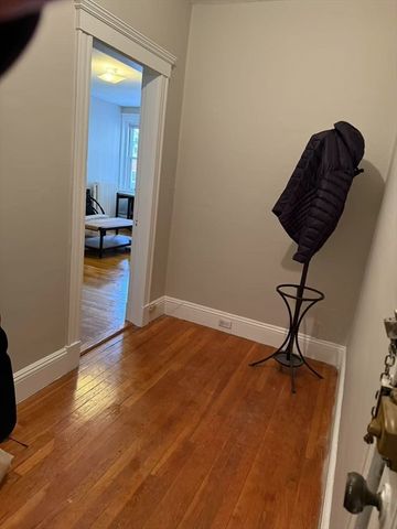 1699 Cambridge St 7, Cambridge, MA 02138