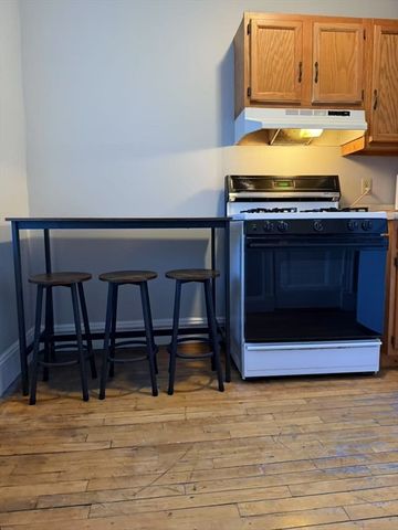 1699 Cambridge St 7, Cambridge, MA 02138