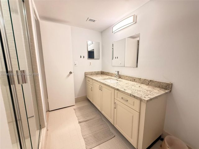 2206 S Cypress Bend Dr 508, Pompano Beach, FL 33069