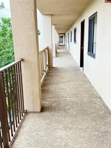 2206 S Cypress Bend Dr 508, Pompano Beach, FL 33069