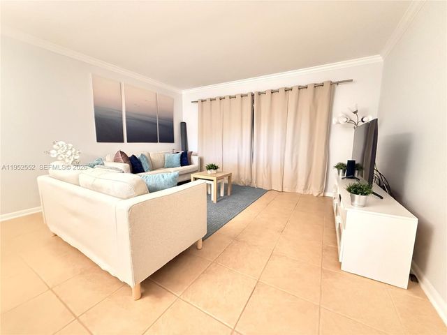 2206 S Cypress Bend Dr 508, Pompano Beach, FL 33069