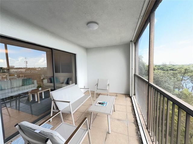 2206 S Cypress Bend Dr 508, Pompano Beach, FL 33069