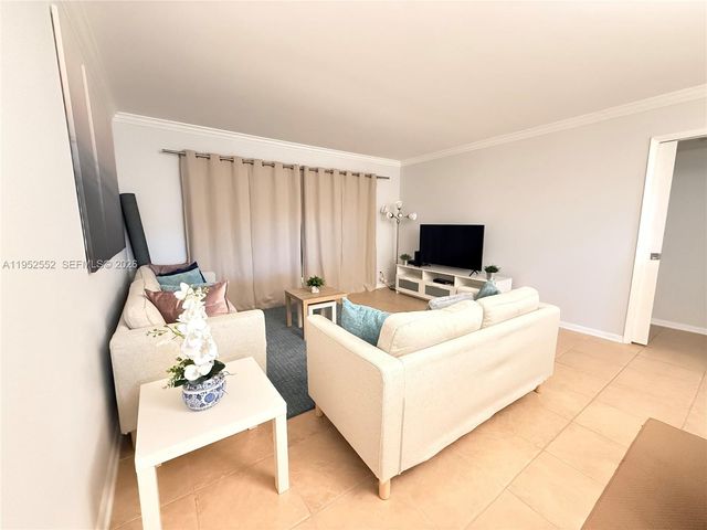 2206 S Cypress Bend Dr 508, Pompano Beach, FL 33069