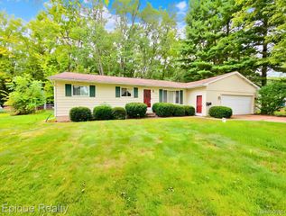 11179 Langdon Drive, Vienna Charter Township, MI 48420