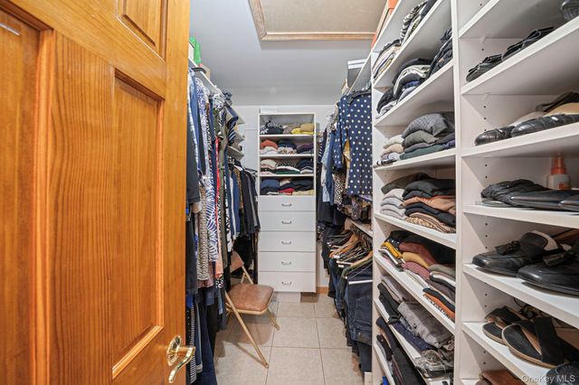 3 Huron Road, Shirley, NY 11967