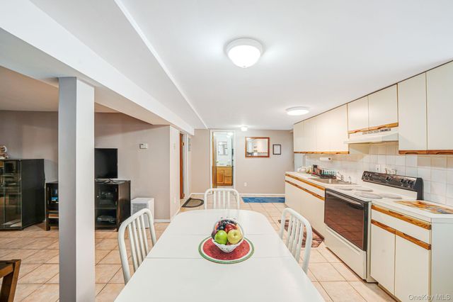 3 Huron Road, Shirley, NY 11967