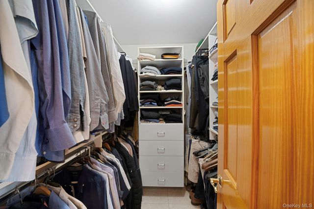 3 Huron Road, Shirley, NY 11967