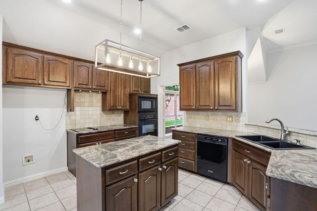 1921 Old York Drive, Keller, TX 76248