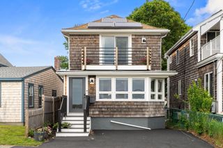 83 Edgewater Dr, Quincy, MA 02169