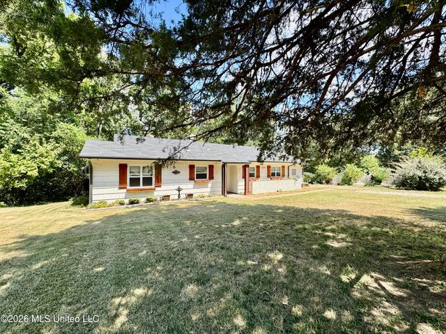 7460 W Shahkoka Drive, Olive Branch, MS 38654