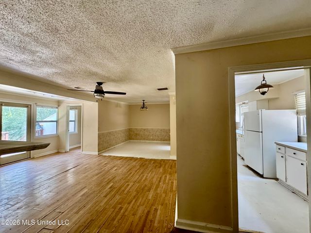 7460 W Shahkoka Drive, Olive Branch, MS 38654