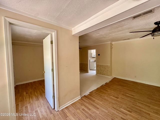 7460 W Shahkoka Drive, Olive Branch, MS 38654