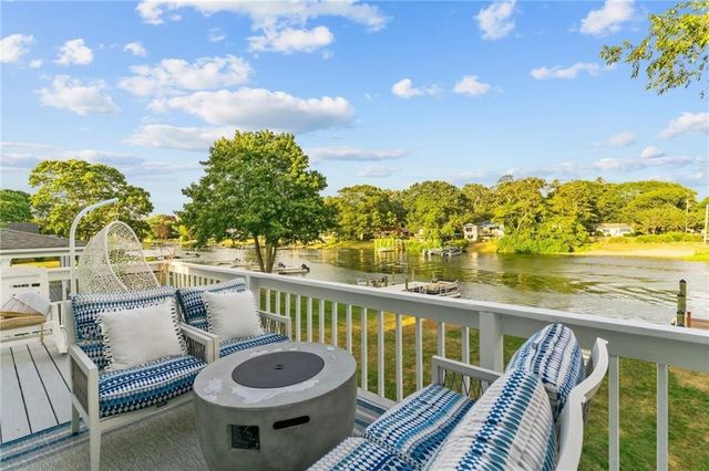 93 Riverside Drive, South Kingstown, RI 02879