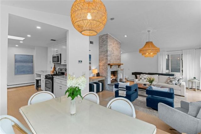 93 Riverside Drive, South Kingstown, RI 02879