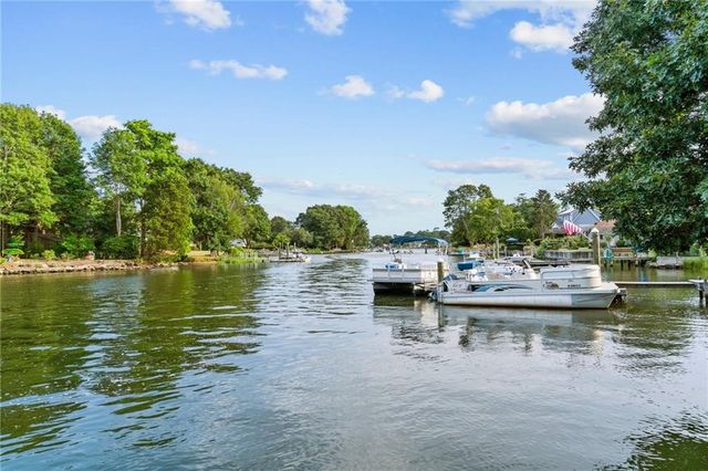 93 Riverside Drive, South Kingstown, RI 02879