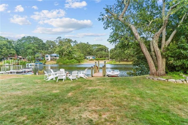 93 Riverside Drive, South Kingstown, RI 02879