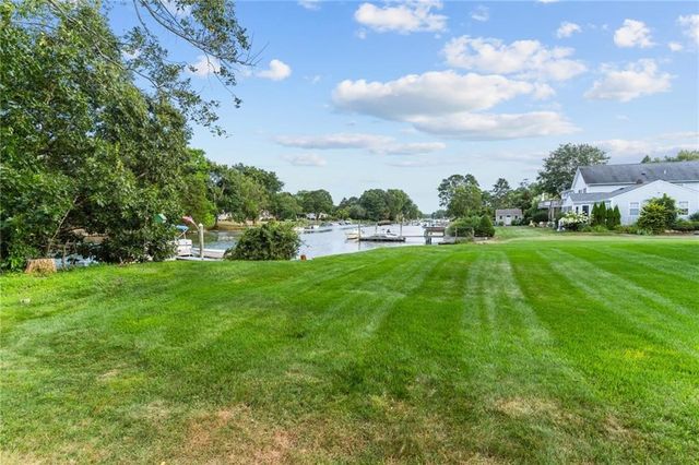 93 Riverside Drive, South Kingstown, RI 02879