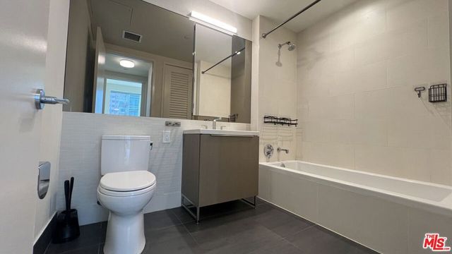 889 Francisco Street 807, Los Angeles, CA 90017