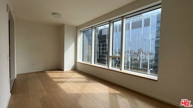 889 Francisco Street 807, Los Angeles, CA 90017