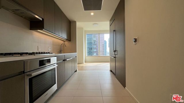 889 Francisco Street 807, Los Angeles, CA 90017