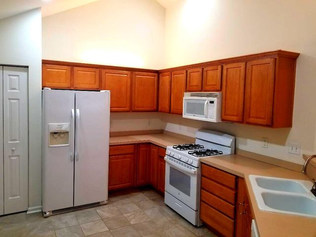 114 Ashley Villa Circle B, Charleston, SC 29414