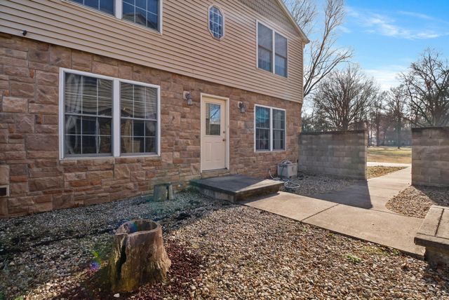 829 Johnson Street B, Porter, IN 46304