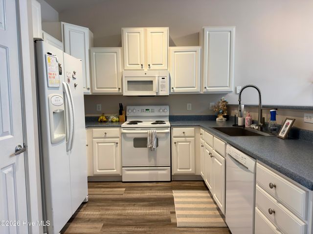 5006 Carleton Drive Unit 115, Wilmington, NC 28403