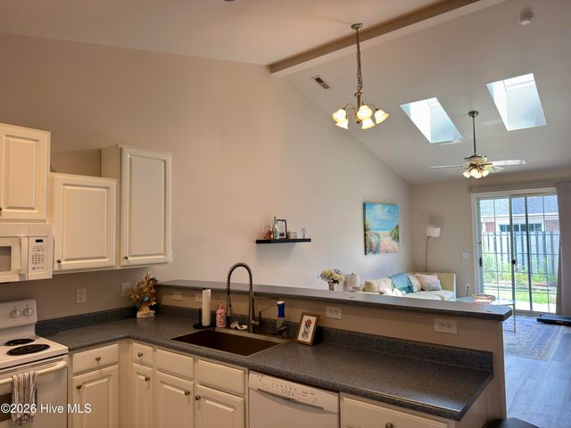 5006 Carleton Drive Unit 115, Wilmington, NC 28403