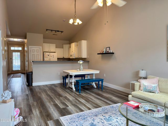 5006 Carleton Drive Unit 115, Wilmington, NC 28403