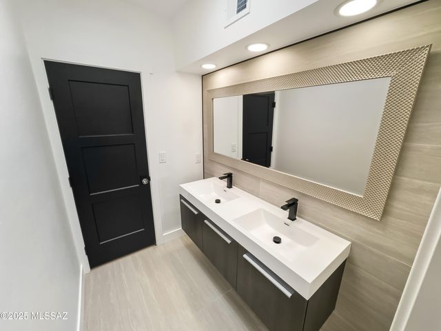 8172 E Galinda Drive, Tucson, AZ 85750